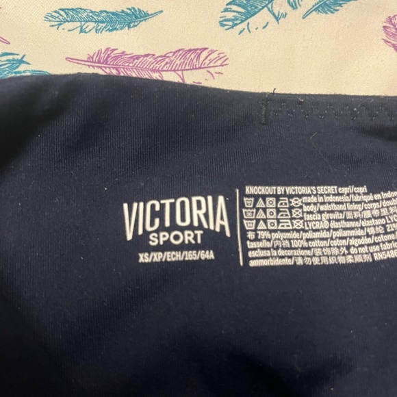 🌸VS Leggings with Silver Accents - Picture 5 of 7